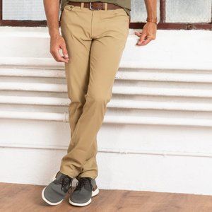 Tan Bluffworks Ascender Slim Fit 32x28. NWT. Great for travel!